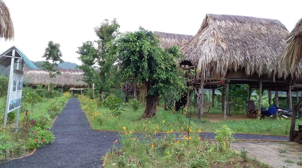 Вилла Sunny Field Eco Stilt House Каттьен Экстерьер фото