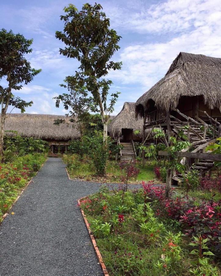Вилла Sunny Field Eco Stilt House Каттьен Экстерьер фото